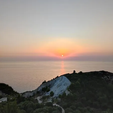 Melikiron Luxury Apartment Agios Nikitas