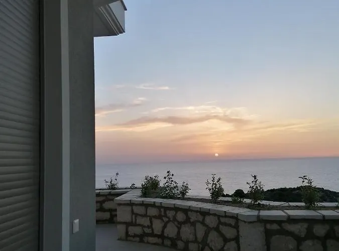 Melikiron Luxury * Áyios Nikítas